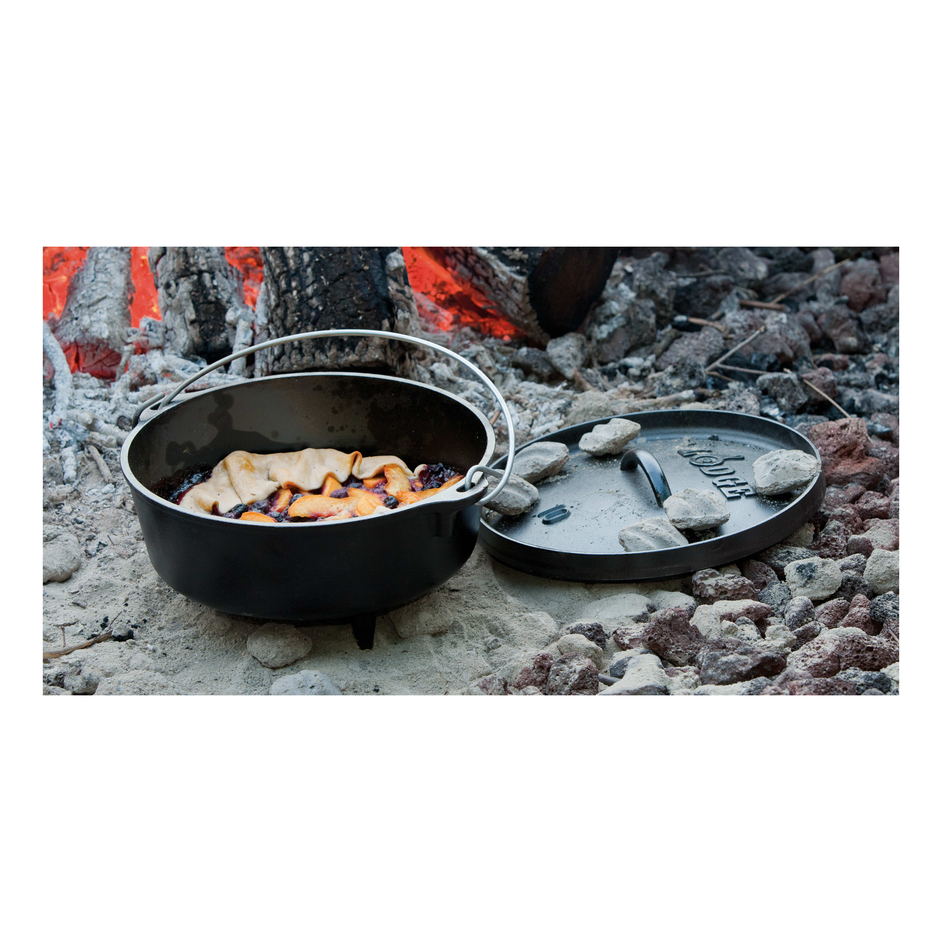 Lodge® Cast Iron 4 Quart Camp Dutch Oven | Cabela's Canada