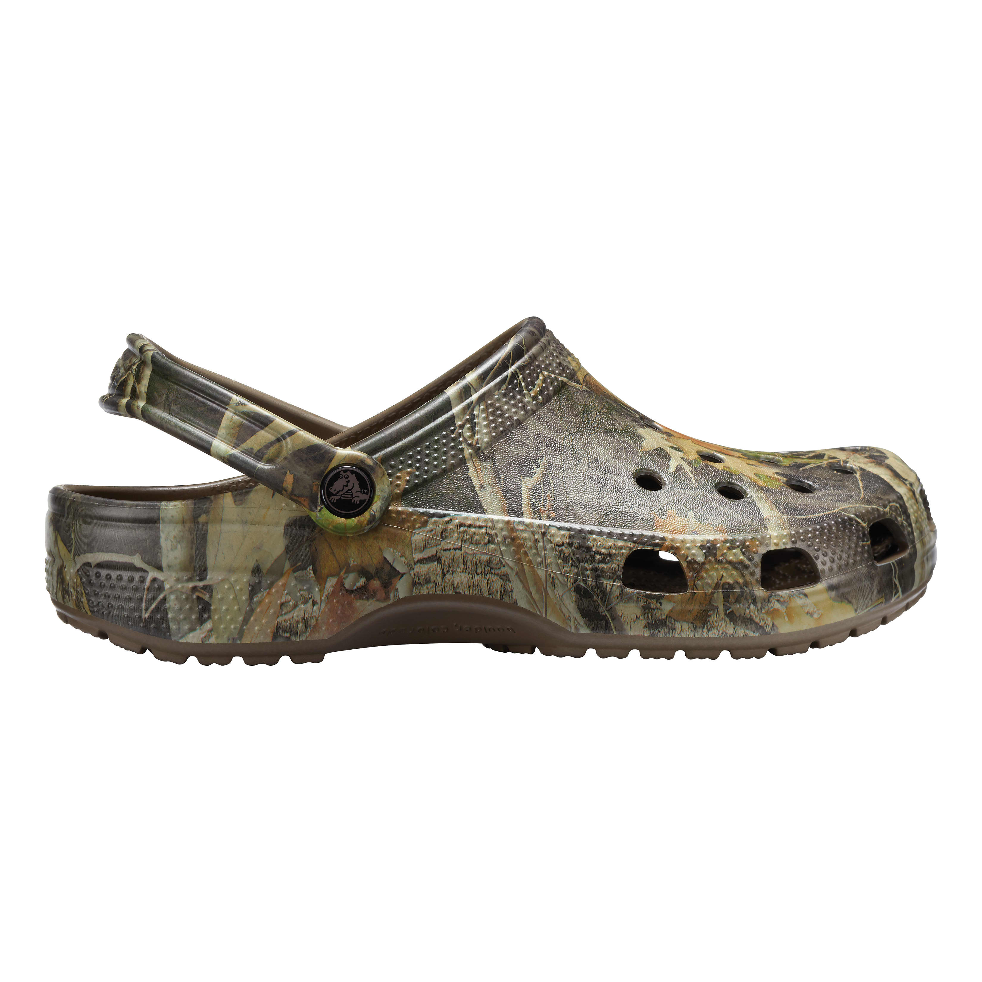 Camo crocs cabelas 2025