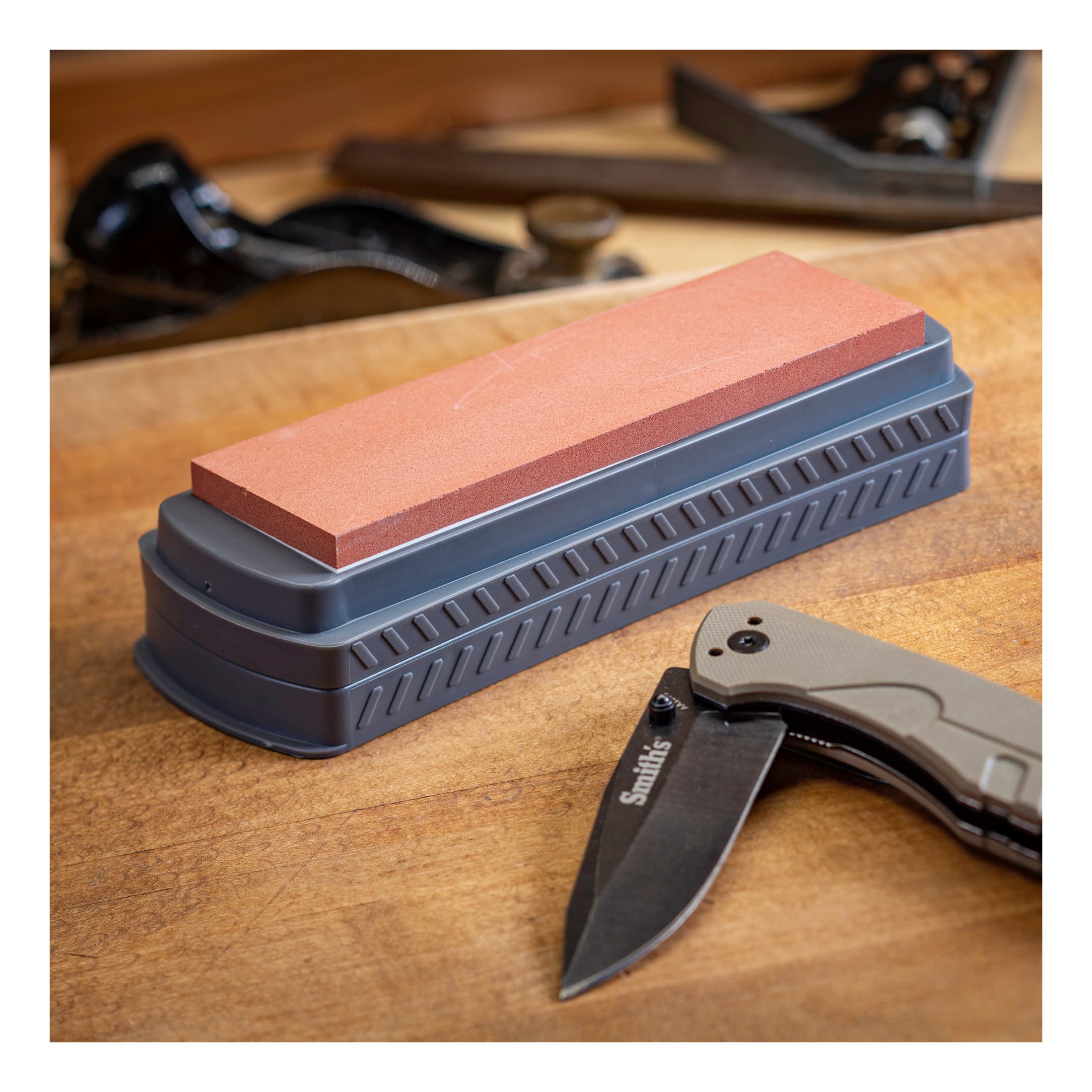Smith's DualGrit 325 750 Synthetic Stone and Base Sharpening Stone
