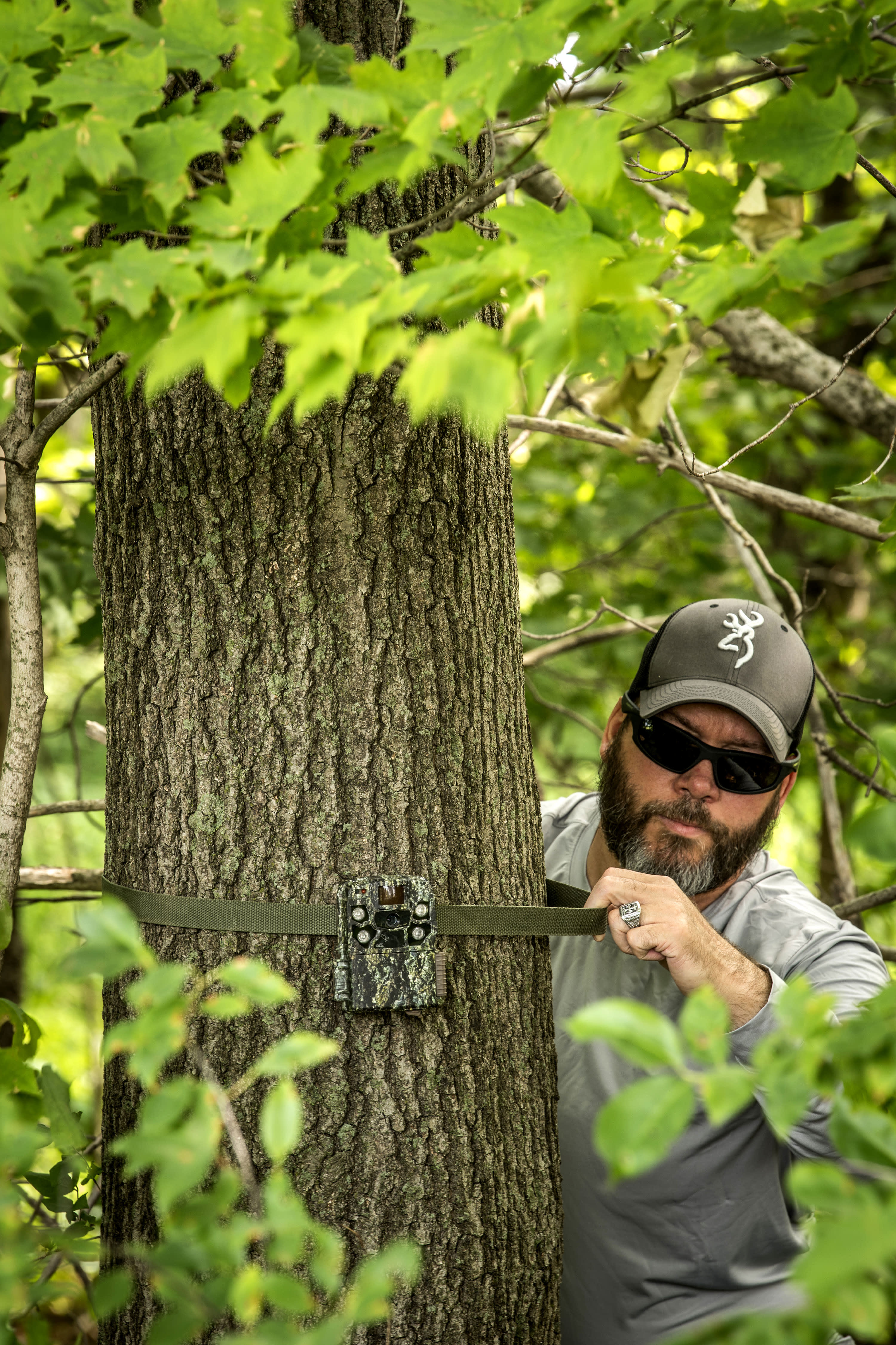 Browning® Strike Force Full HD with Batteries and SD Card Combo